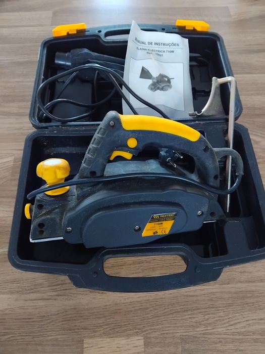 Plaina elétrica Rotec 710W