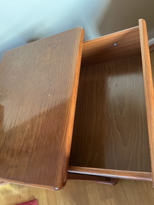 Par de mesas de cabeceira