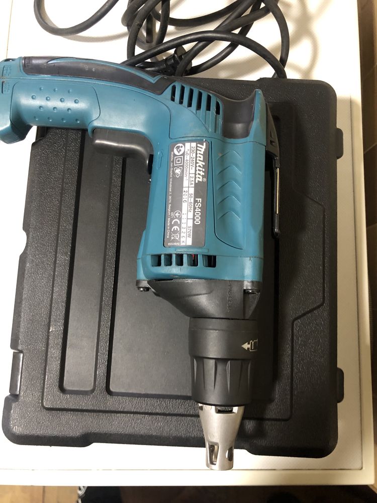 Шуруповерт сетевой Makita FS4000
