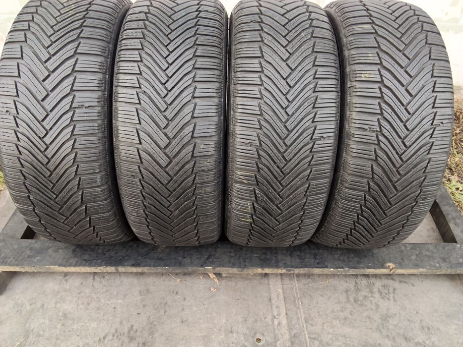 Продам шини  б/у 225/50R17