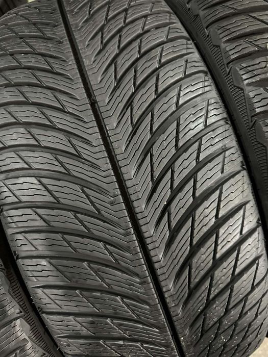 235/40/19 R19 Michelin Pilot Alpin 5 4шт зима