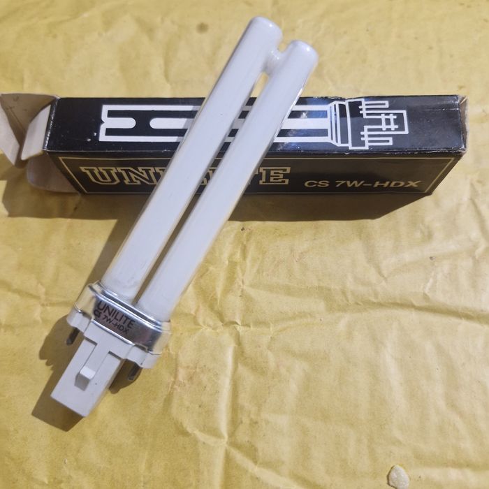 Nowa świetlówka kompaktowa UNILITE CS 7W-HDX 7W z trzonkiem G23 2-piny