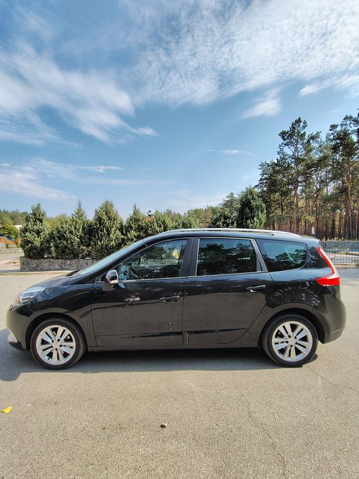 Продам 2014г Рено гранд Сценик 7 мест дизель автомат расход 6 л Торг