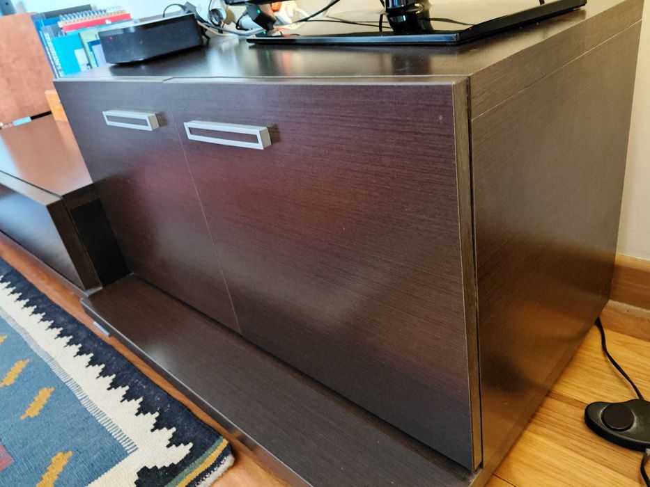 Conjunto gaveta e minibar