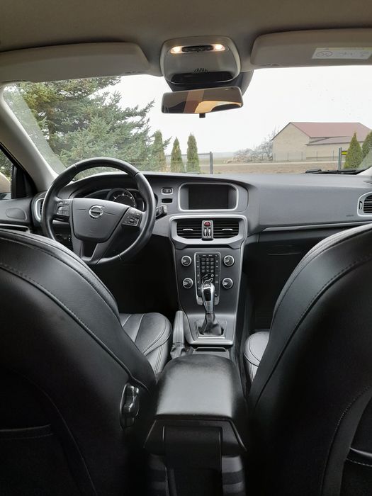 Sprzedam volvo v40 stan perfekcyjny