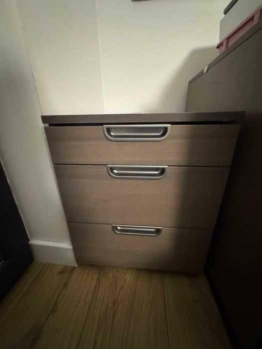 biurka, szafy, meble biurowe IKEA