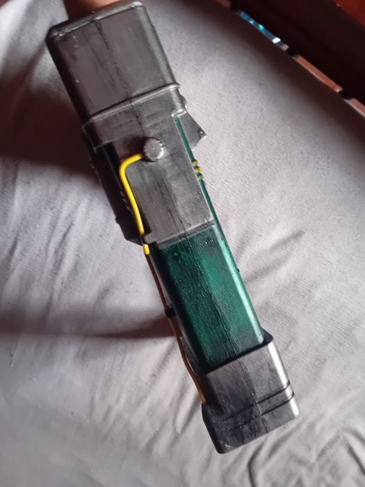 Pistolet laserowy . Fallout . Guma Pu