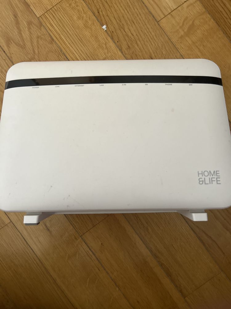 Router Zyxel com fibra otica