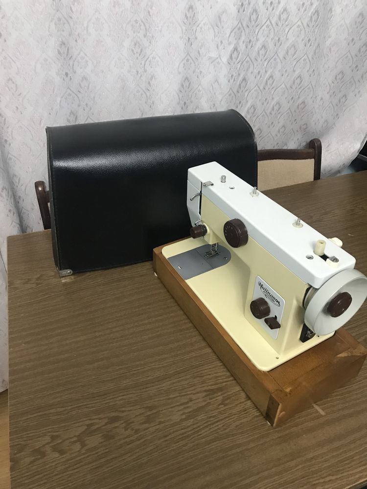 Наташтована зіг-заг машинка Чайка134M з двигуном TUR-2.