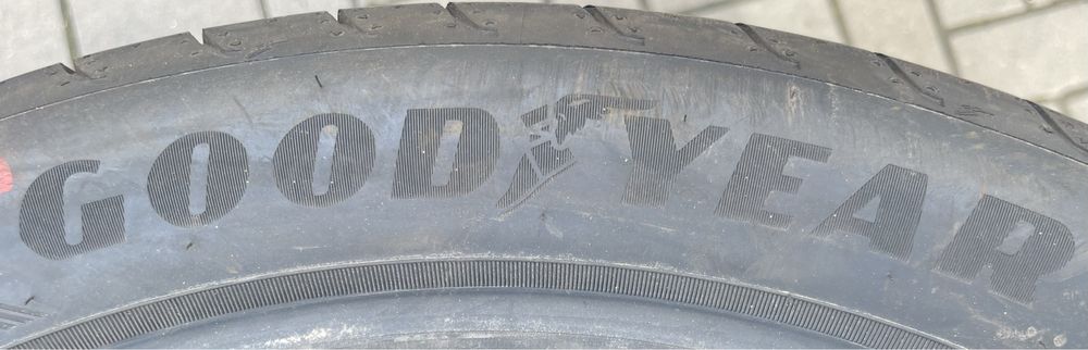 Продам резину GOODYEAR 265/40 R21 (105H) 2021р