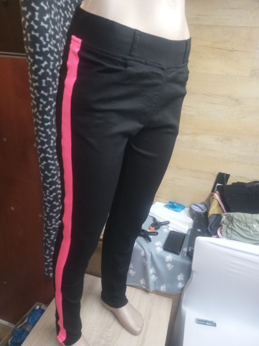 Spodnie bawełna Turcja rozm M i Xl z lampasem wyprzedaż spodni