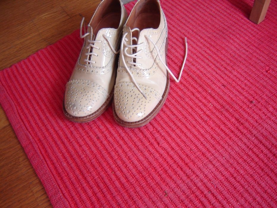 Sapatos intemporais EUREKA nº37 e nº38 (2 pares)