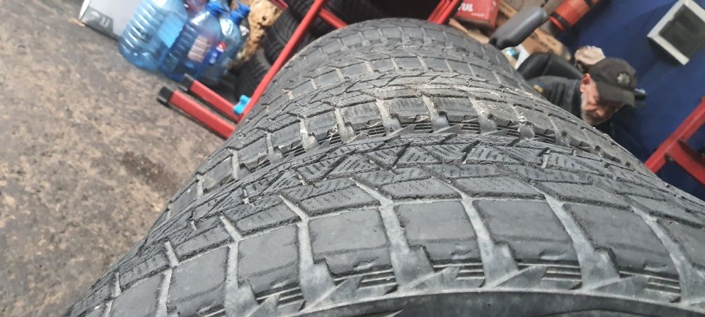 Резина 275/60 r18  Brigstone Blizzak зима