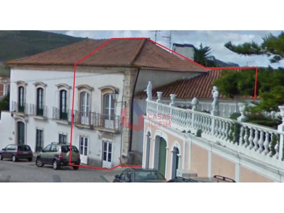 - BAIXA DE PREÇO - Prédio Antigo Histório T3 c/ logradouro, para re...