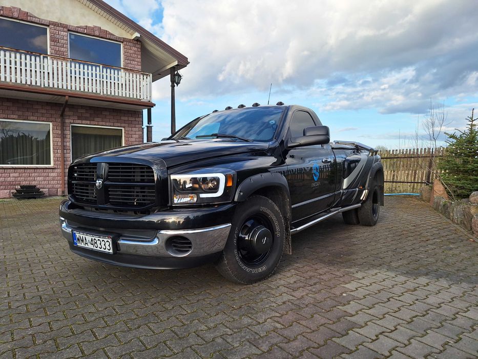 Dodge RAM 3500. Uważam, że jedyny taki na OLX i w kraju.