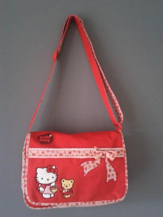 Mochila vermelha - Hello Kitty