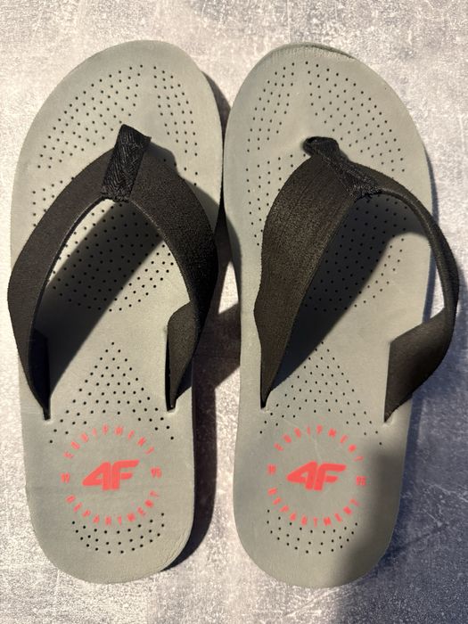 Japonki 4F Nowe Męskie klapki basenowe plażowe rozmiar 44