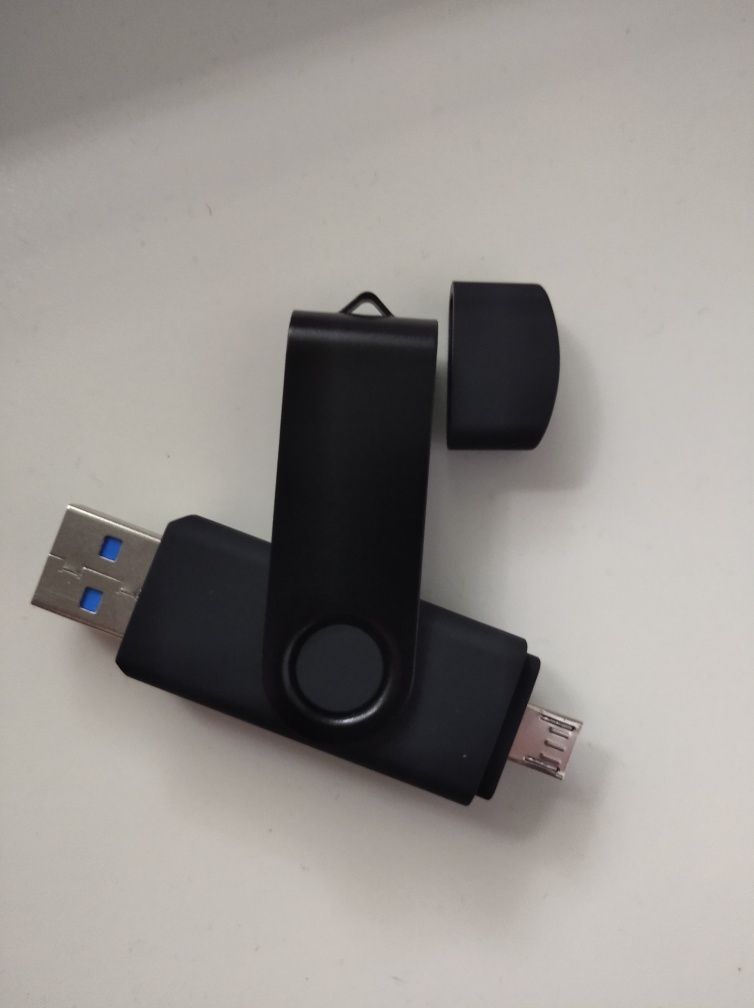 USB флешка на 64GB