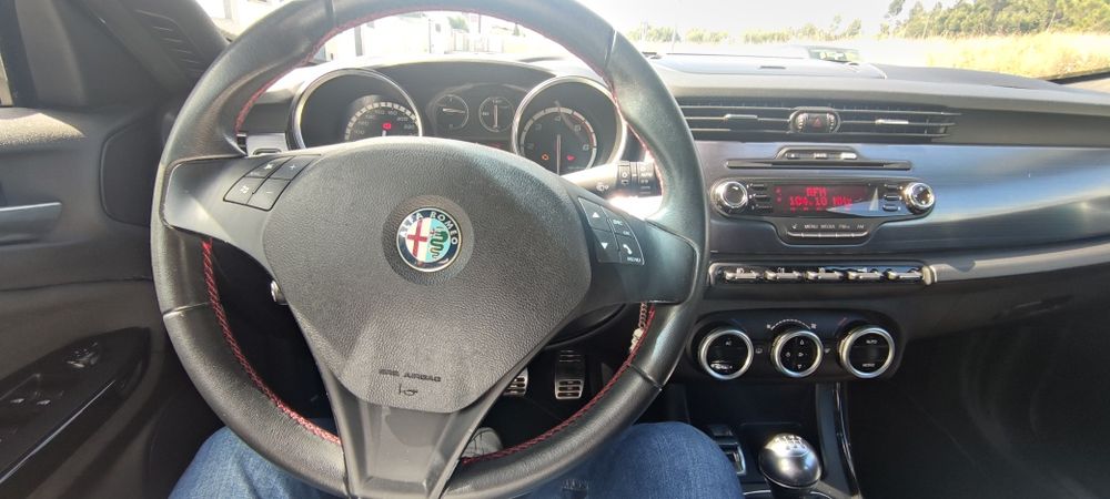 Carro Alfa Romeo Giulietta