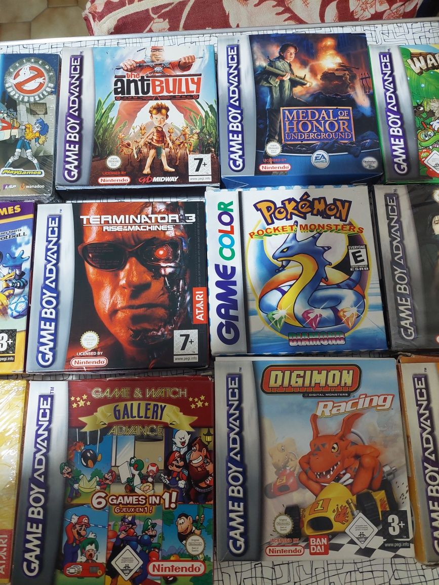 Vendo gameboy e 19 jogos TUDO POR 200 euros