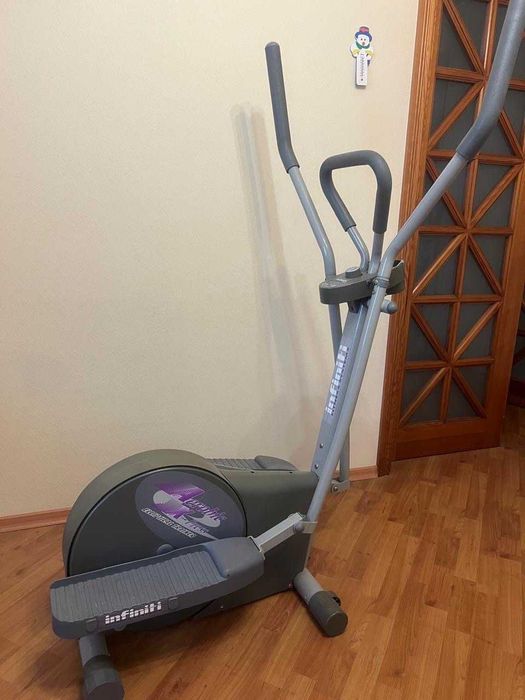 Тренажер (Орбітрек) INFINITI