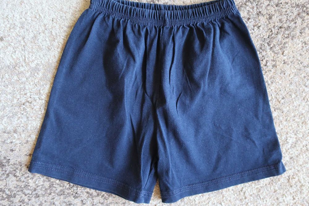 Krótkie spodenki rozmiar 110