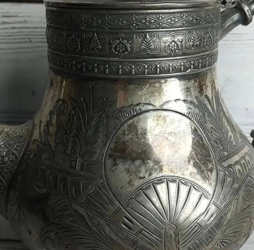 Старовинний Чайник Посріблення
 25 Грудня 87 рік
 Є тавра