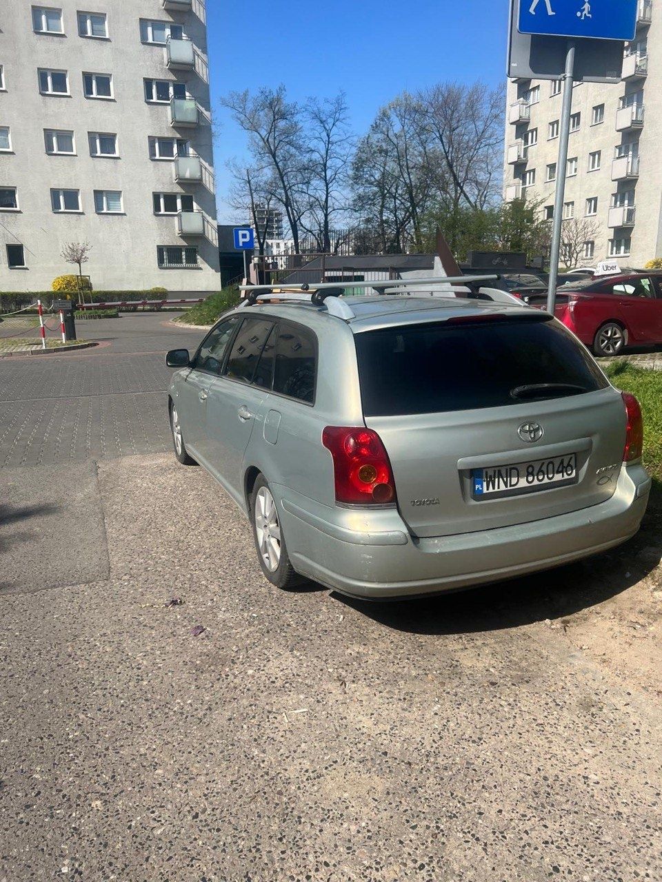 toyota avensis 2003