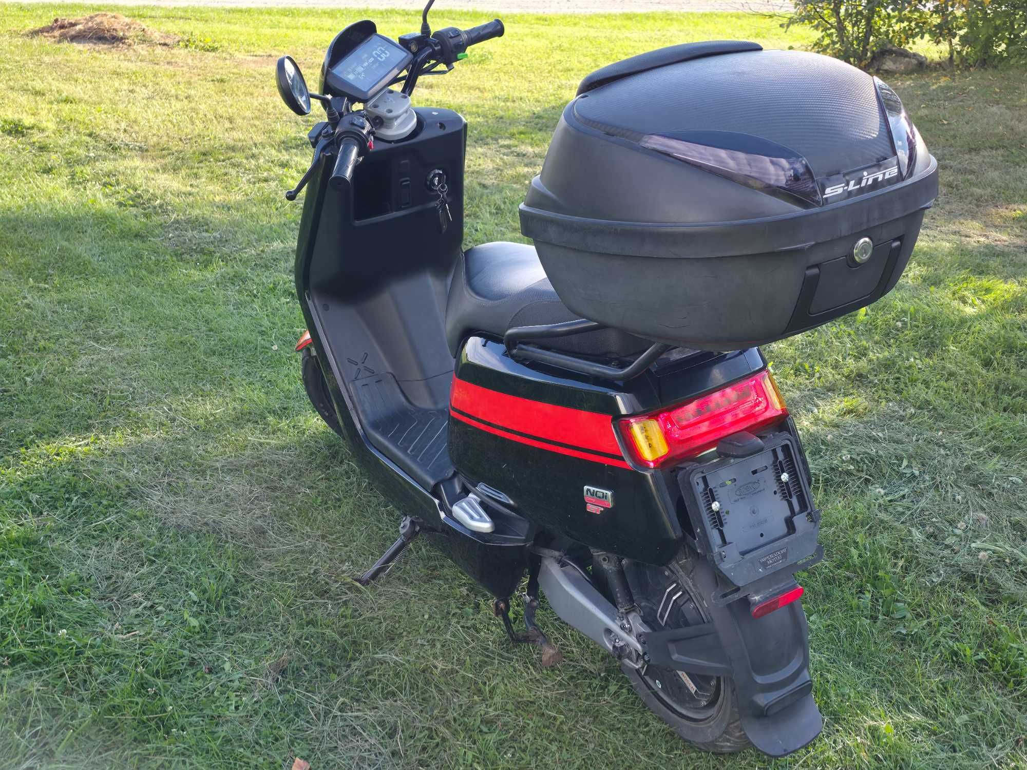 Skuter NIU NQi Pro GT elektryczny 80km/h baterie 2x 35Ah zasięg 120km