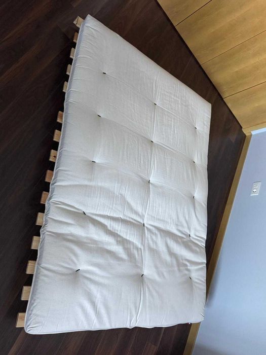 Sofá/Cama em Pinho Maciço