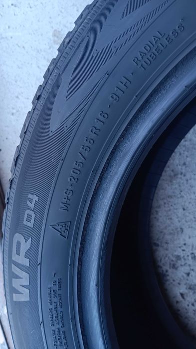 205/55/16 Nokian wr d4