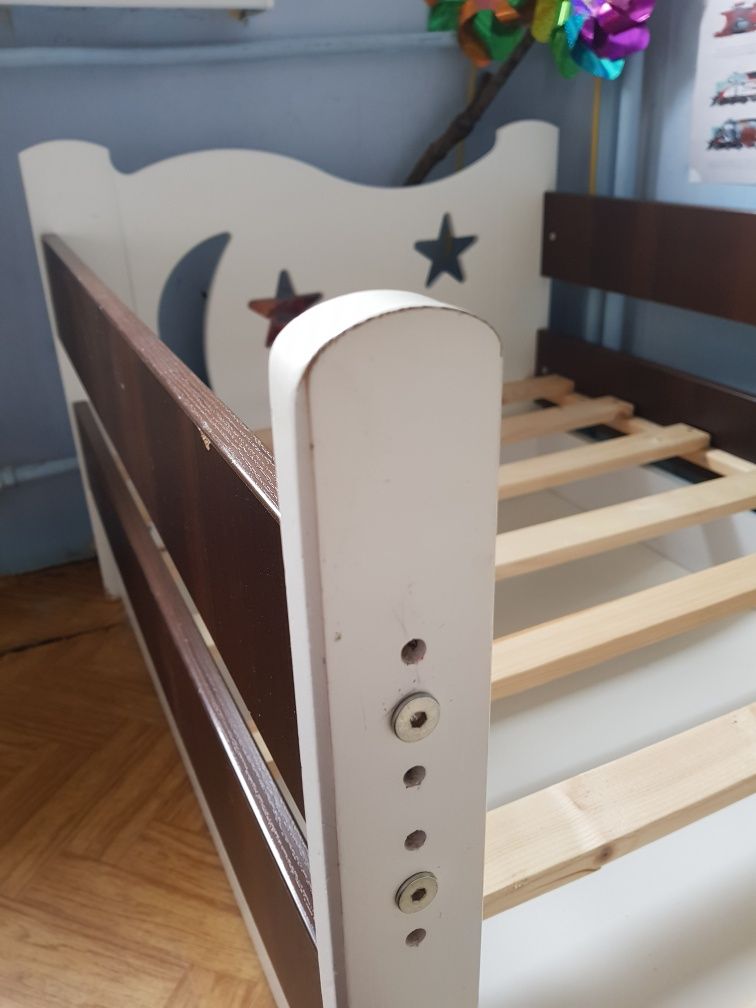 Łóżko dla dziecka 140 x 70 cm