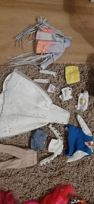 Zestawy ubrań dla różnych lalek