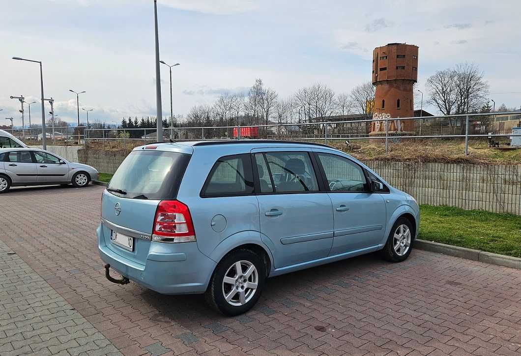 1.6i Bezwypadkowy 7os. Tempomat Klima Hak Model.2010 ZAREJESTROWANY