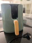 Airfryer semi nova, usada pouquissimas vezes.