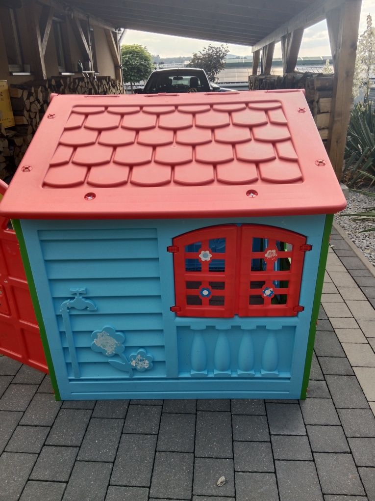 Plastikowy domek ogrodowy