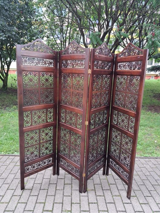 Parawan z Karuny bukowy z ornamentami