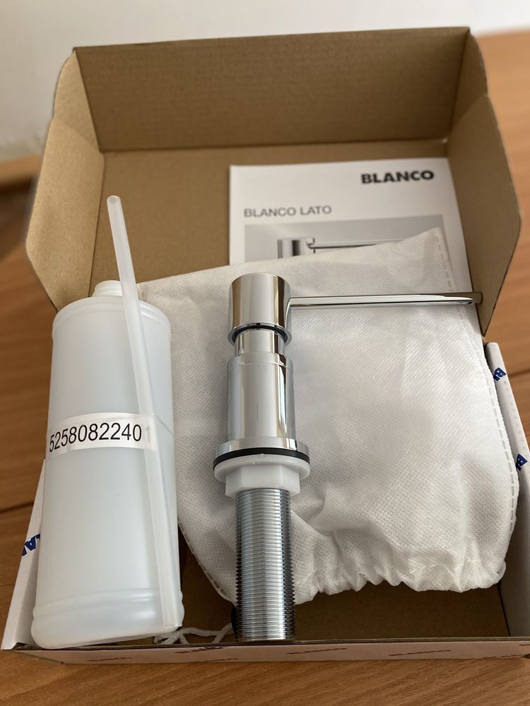 Дозатори миючих засобів хром BLANCO Lato 525808 та Torre 512593