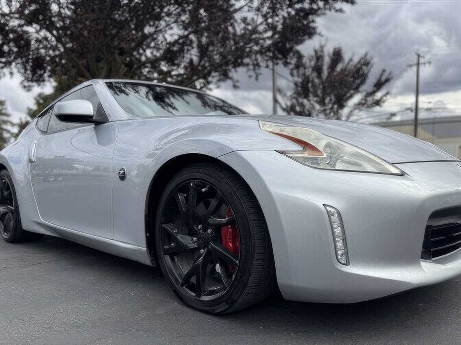 Nissan 370Z Sport      2015