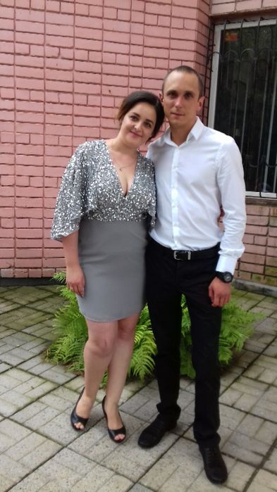 Продам платье 46, очень нарядное