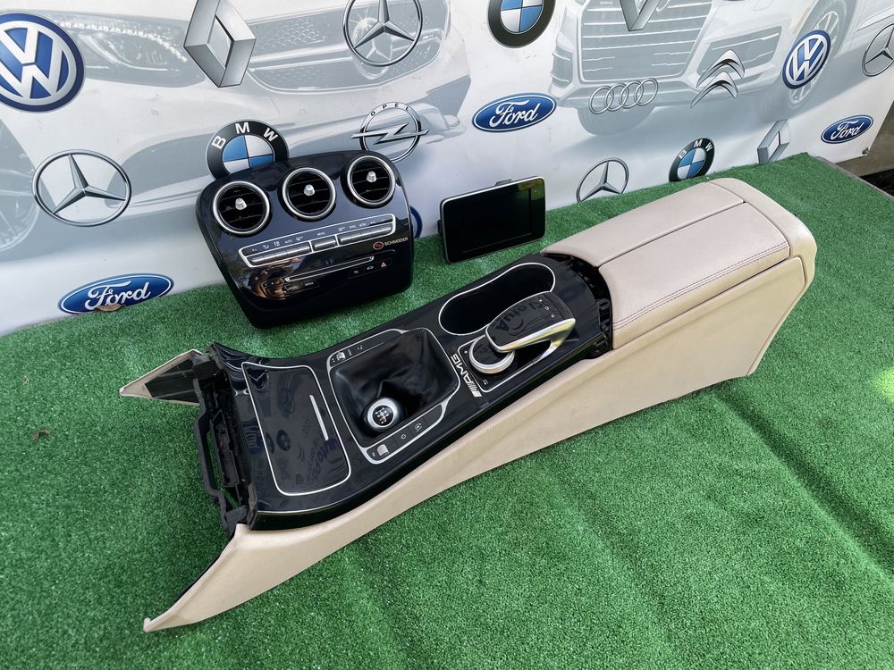 Центральная консоль W205 магнитола климан Mercedes C220 C320
