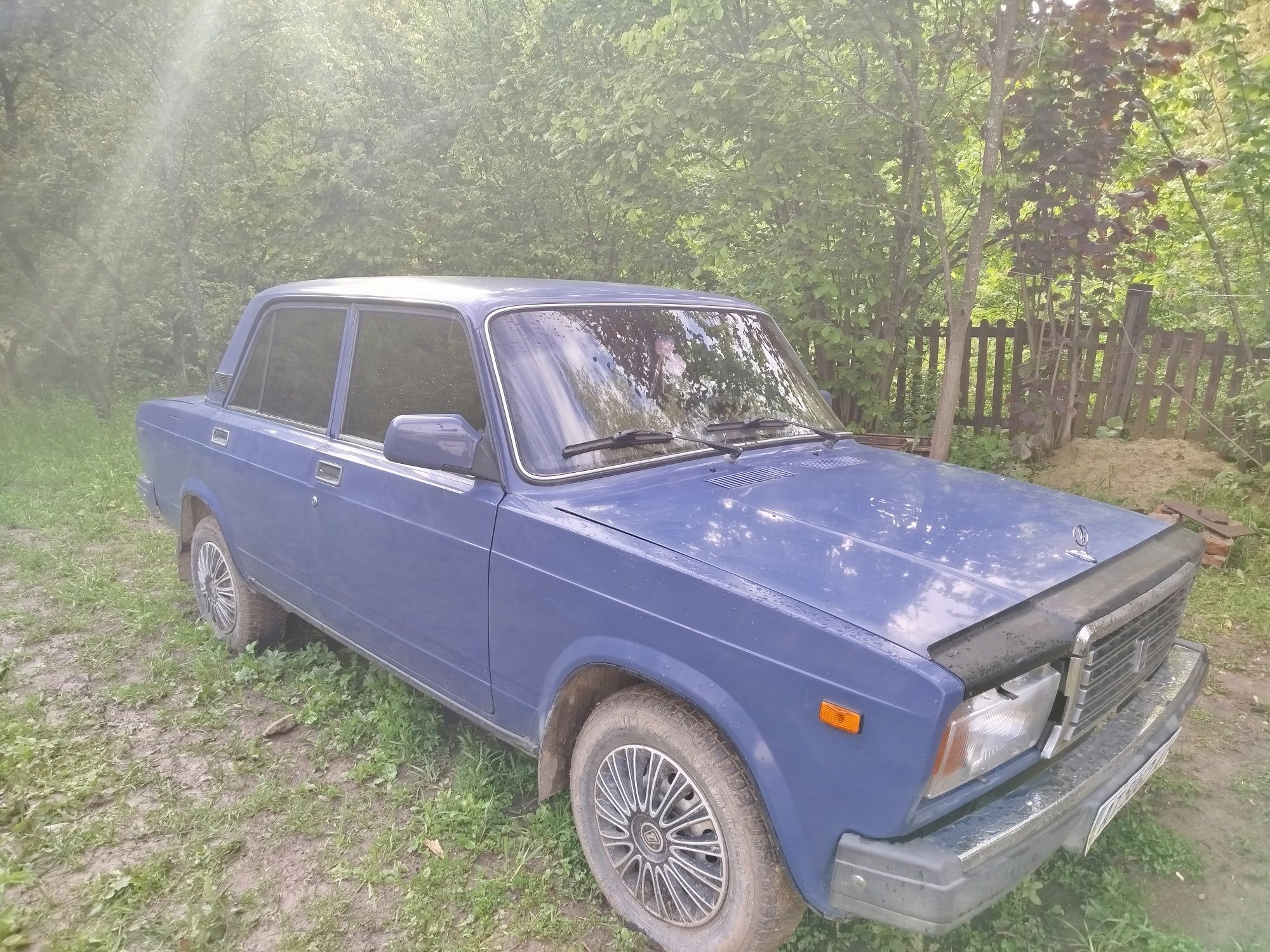 Автомобіль Lada 2107