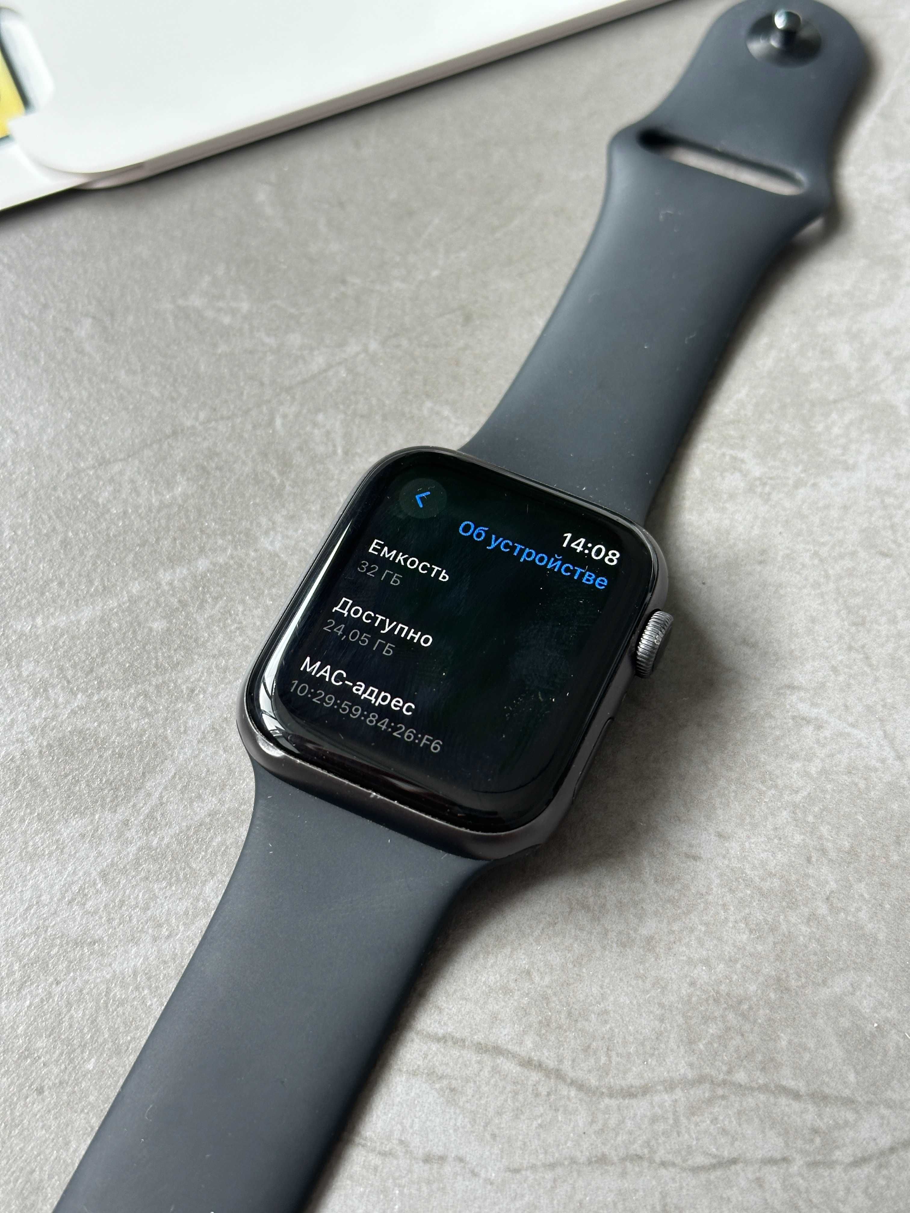 Apple Watch Series 5 Space Grey Aluminum Case 44mm (87% акум)