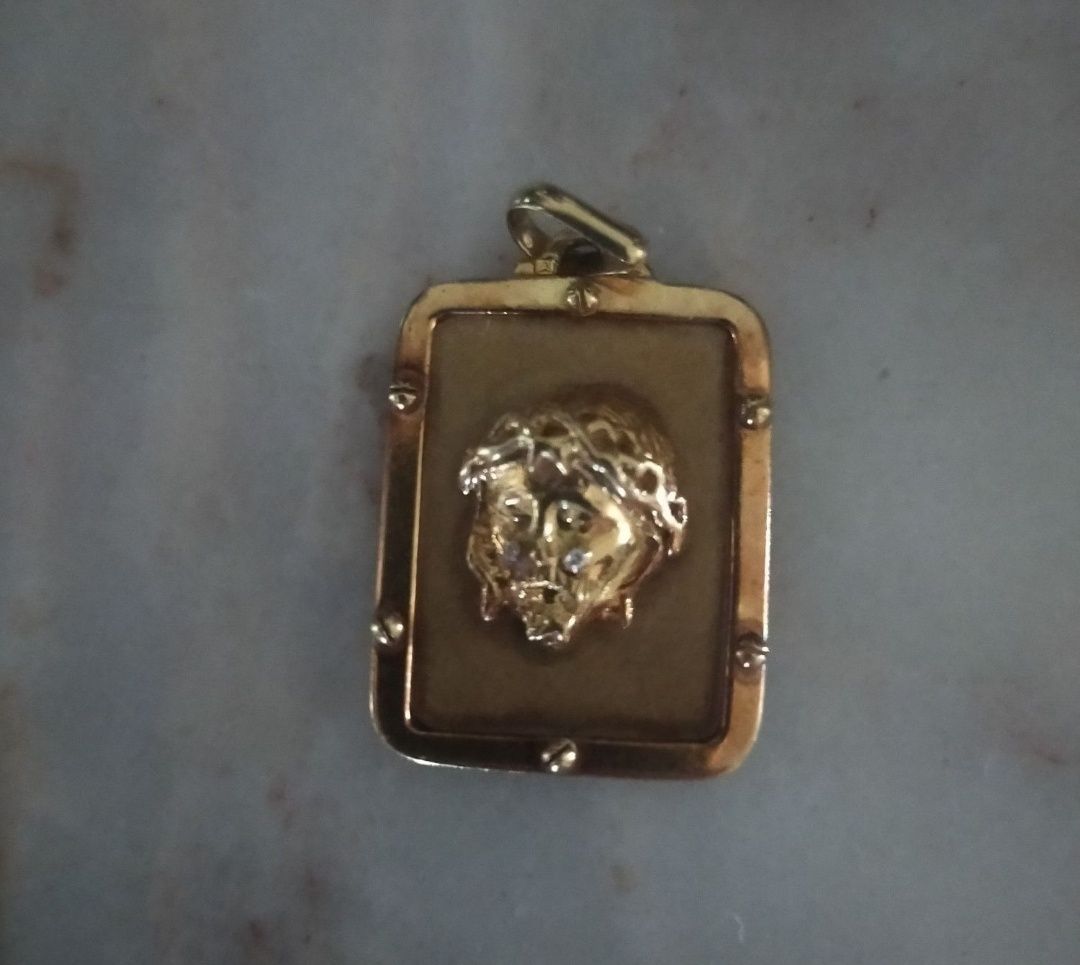 Pendente de ouro 19k .