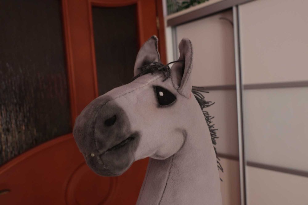 Hobby Horse A4 do skoków, ręcznie wykonany, maści myszatej