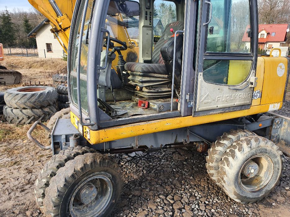 koparka furukawa ls 725 silnik cummins 3.9 siłownikm hydrauliczny