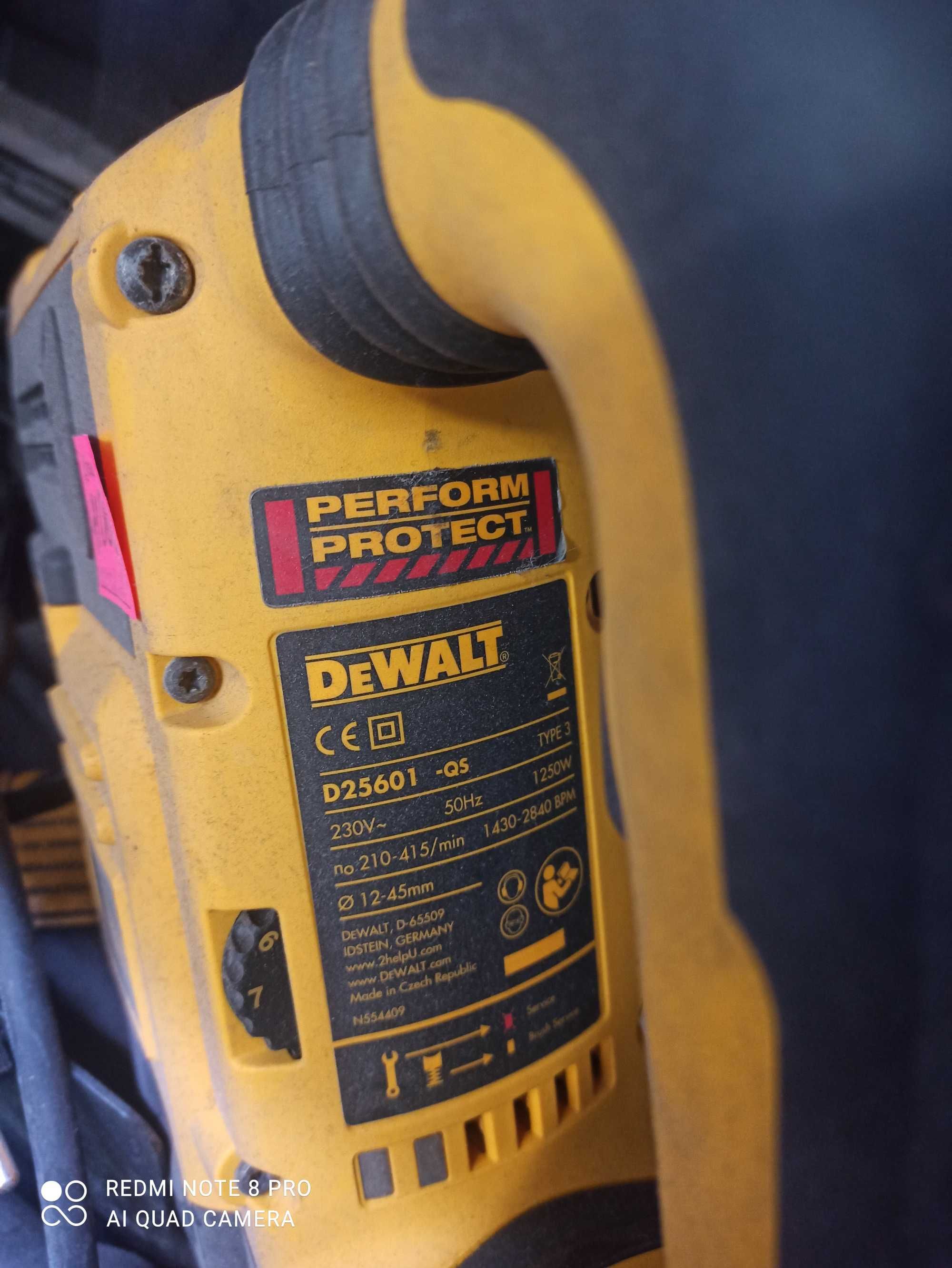 Перфоратор DeWalt D25601