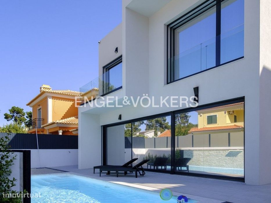 Moradia T4 de Luxo na Aroeira