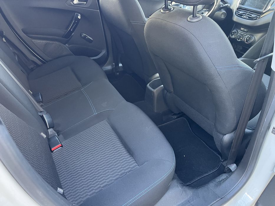 Peugeot 208 1.2 Puretech 82 signature AC