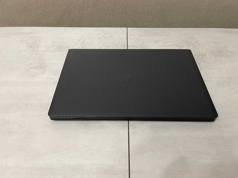 Ноутбук Fujitsu LifeBook A557, 15,6" FHD IPS, i5-7200U, 16GB 250GB SSD